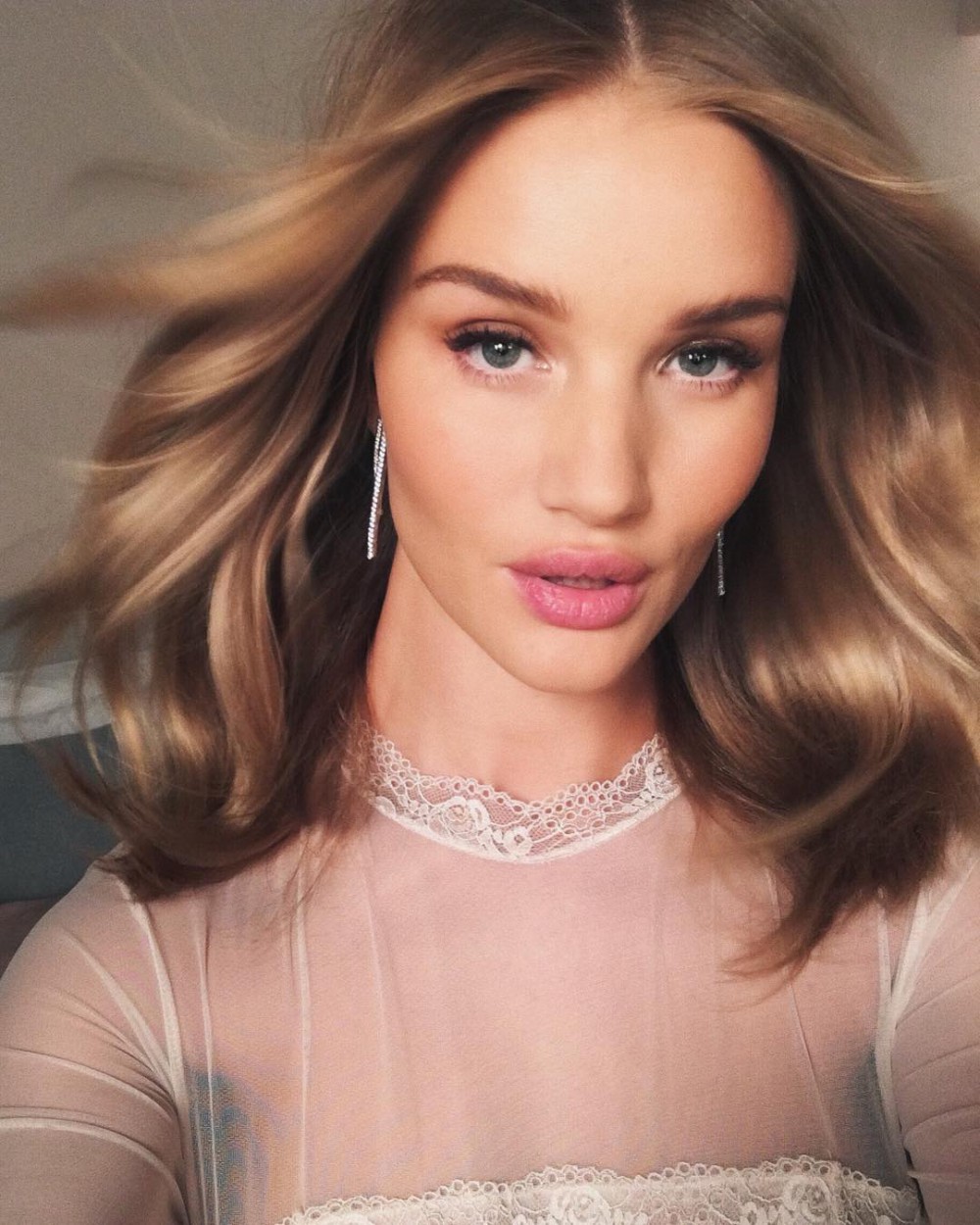Rosie Huntington Whiteley instagram