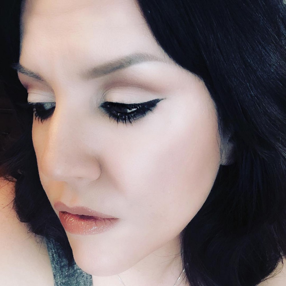 Instagram @catlanemakeup