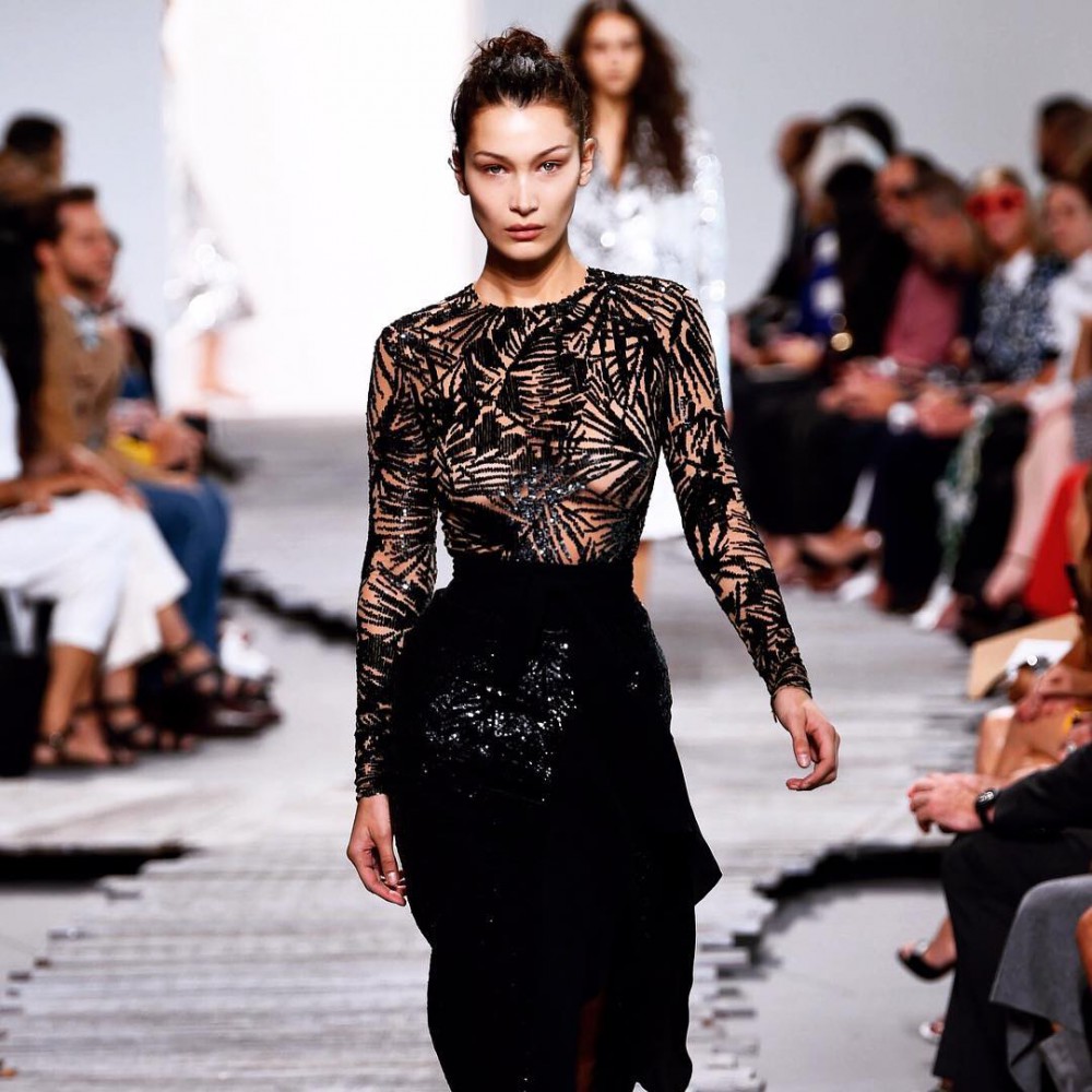 Instagram @bellahadid