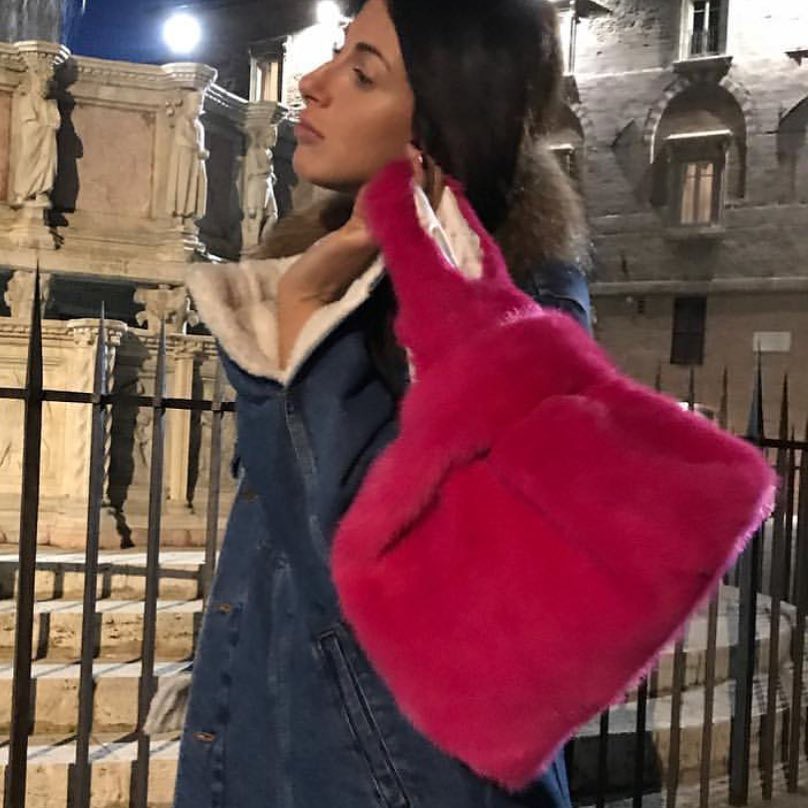 Instagram @simonettaravizza_official