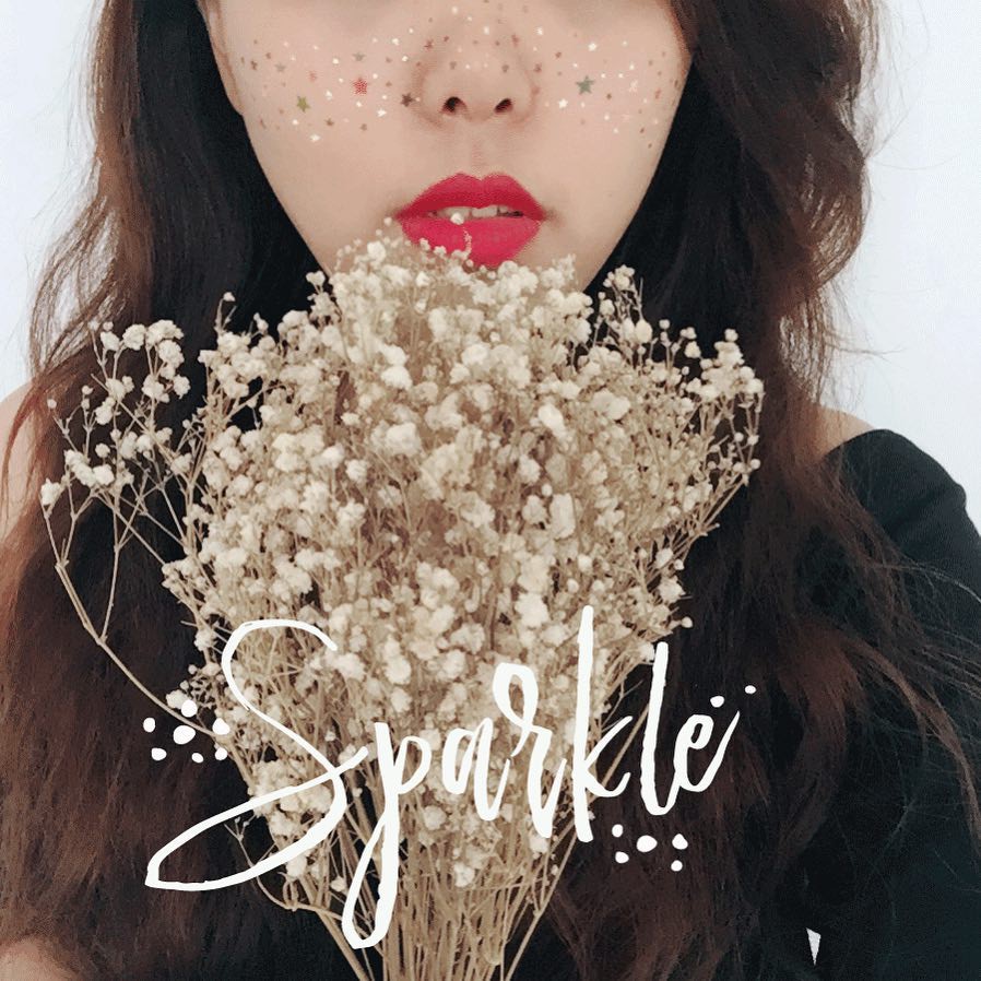 Instagram @PAPERSELF