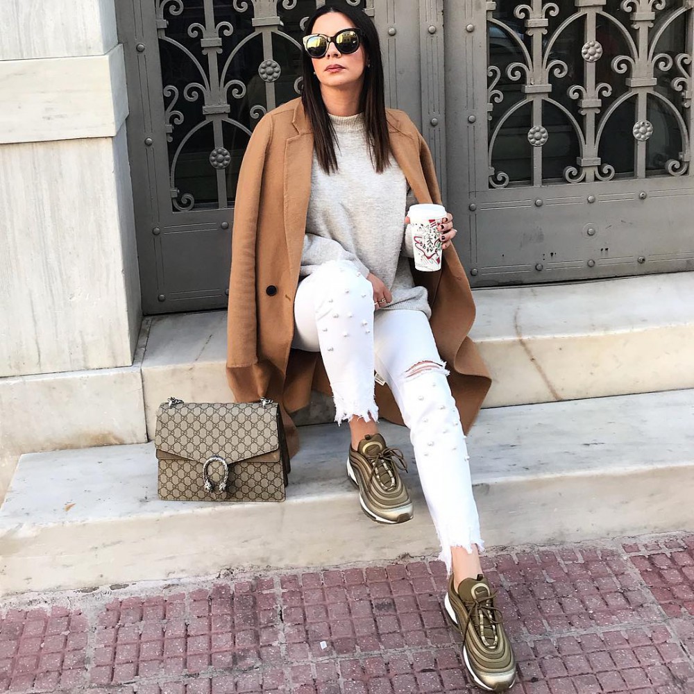 Instagram @mariloushion