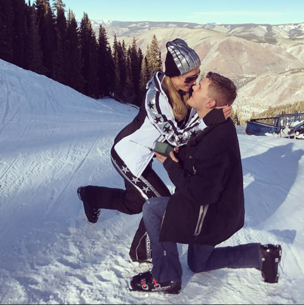 Instagram: @parishilton