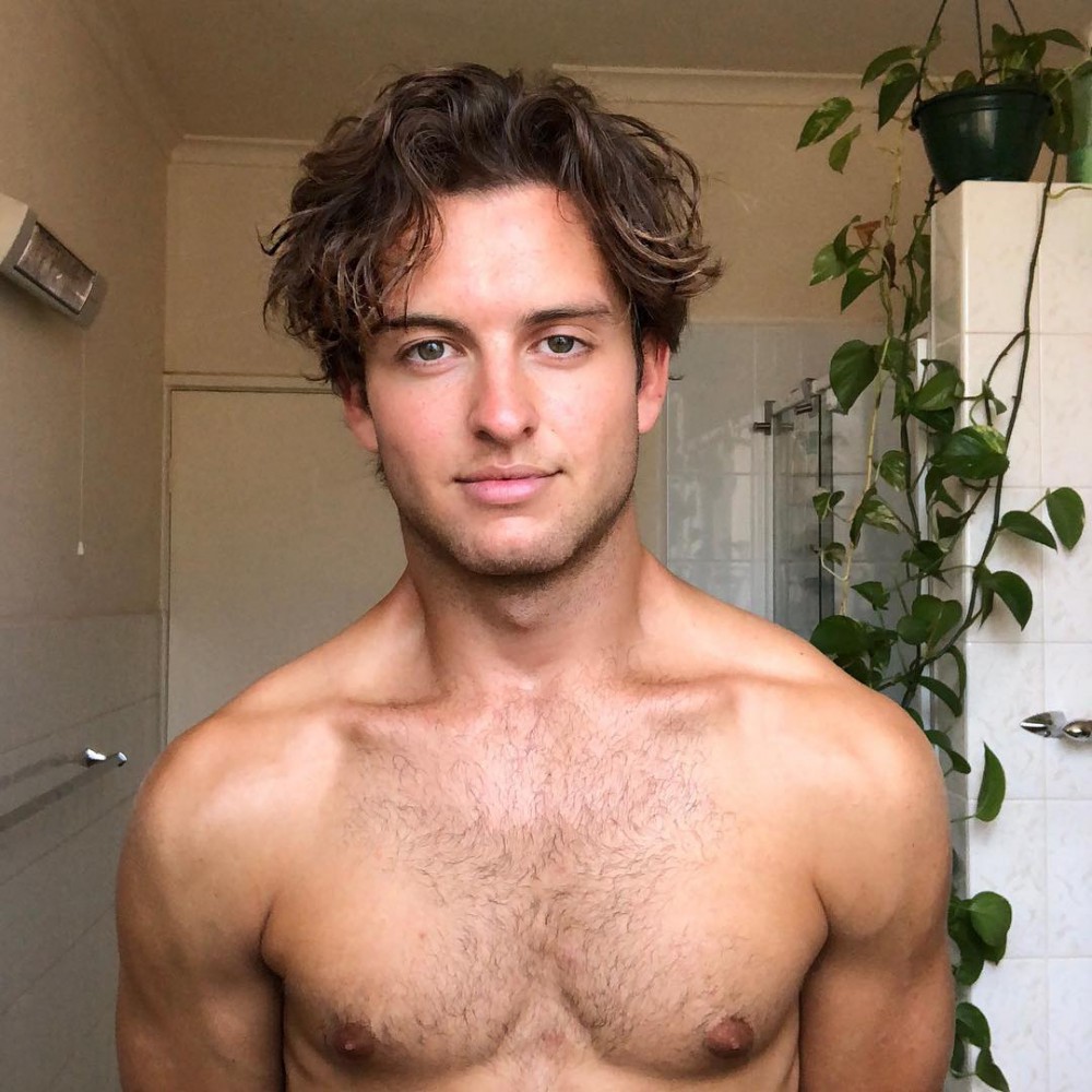 Instagram @cameronrobbie