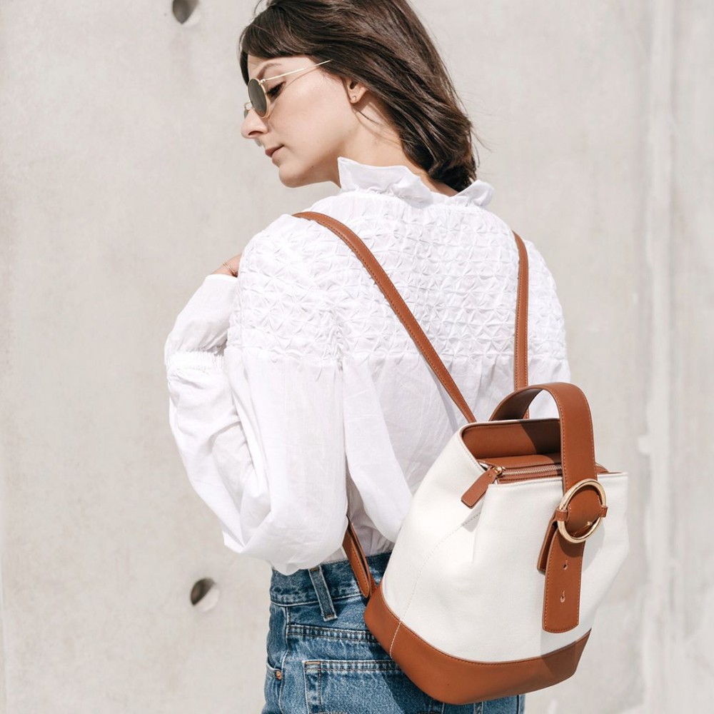 Instagram @parisawangny