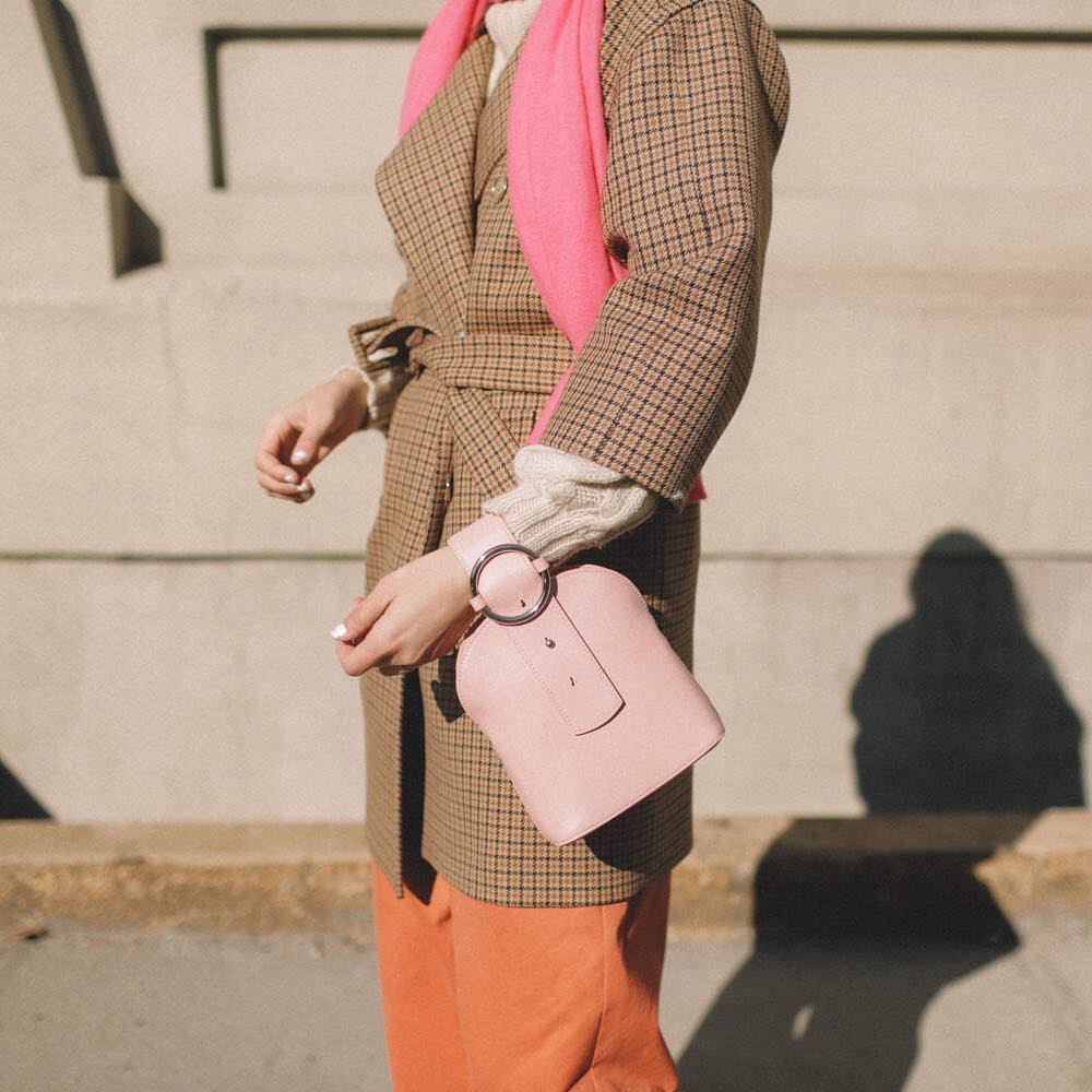 Instagram @parisawangny