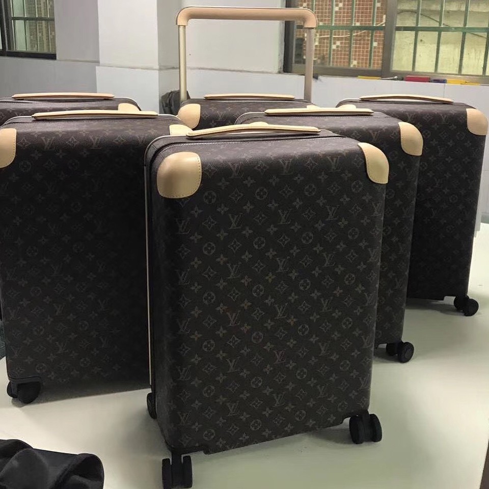 Instagram @virtuosacouture