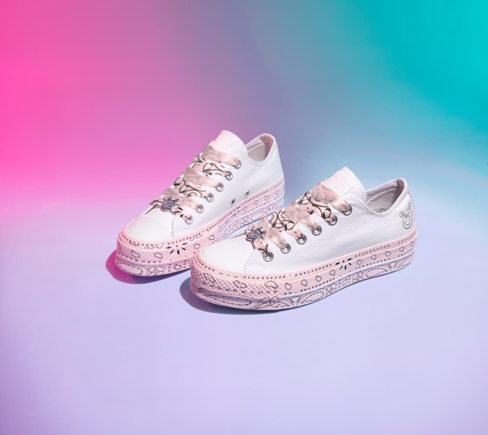 miley-cyrus-converse