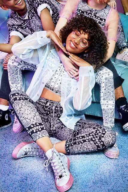 miley-cyrus-converse