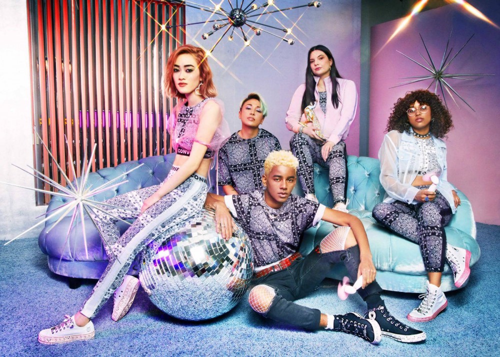 miley-cyrus-converse