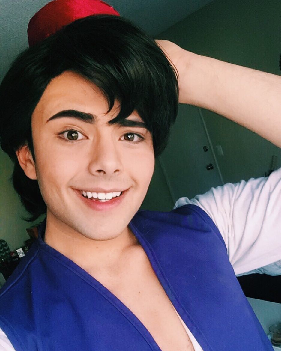 Instagram @theofficialariel