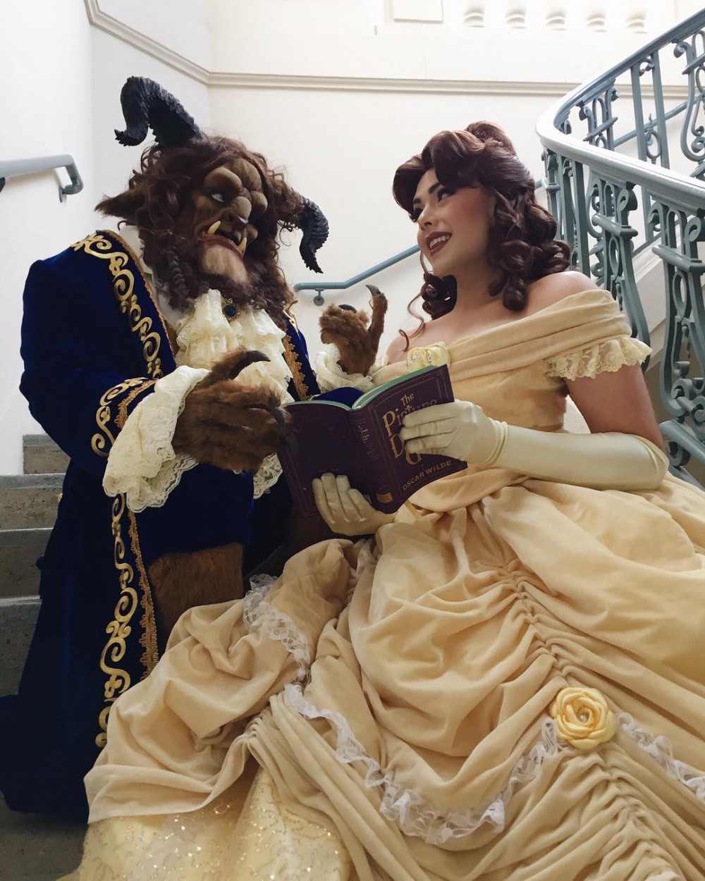 Instagram @theofficialariel