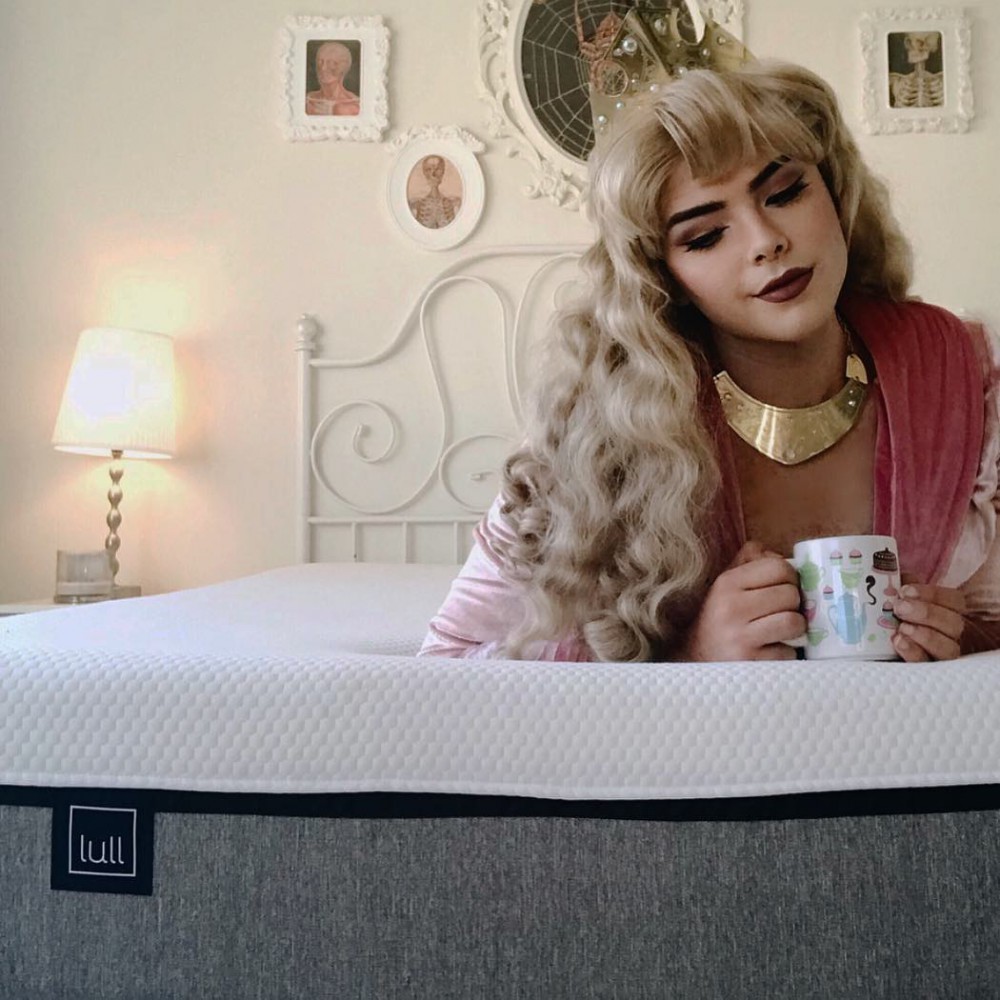 Instagram @theofficialariel