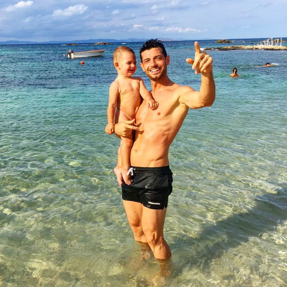 Instagram @b.dzemaili