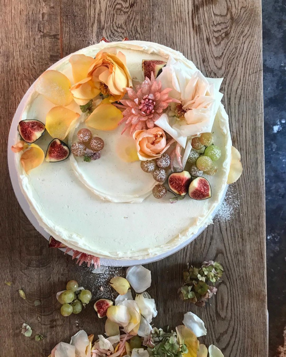 Instagram @violetcakeslondon