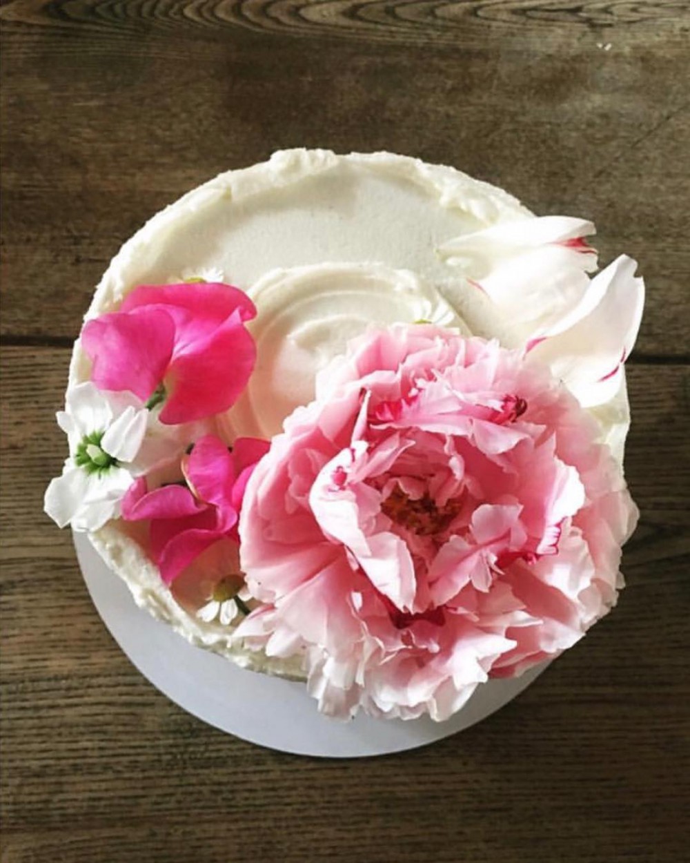 Instagram @violetcakeslondon