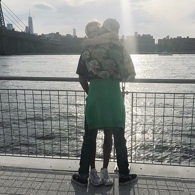 Instagram @gomezbieberdayli