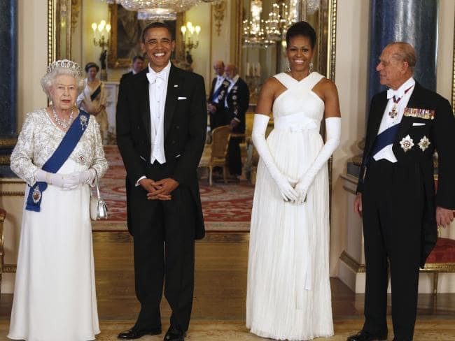 王室時尚與政治角力？百變女王Queen Elizabeth II教你如何得體接待美國總統！