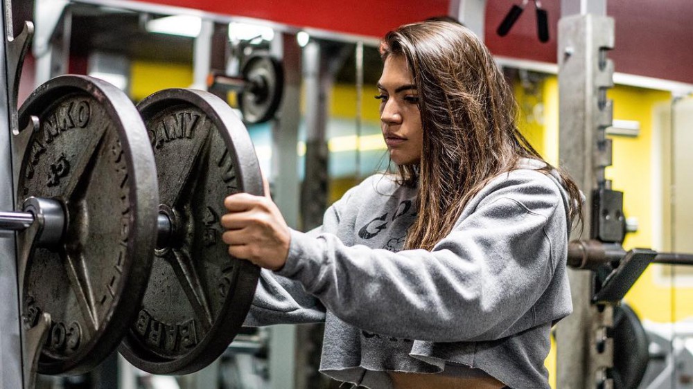 Instagram @theirongiantess