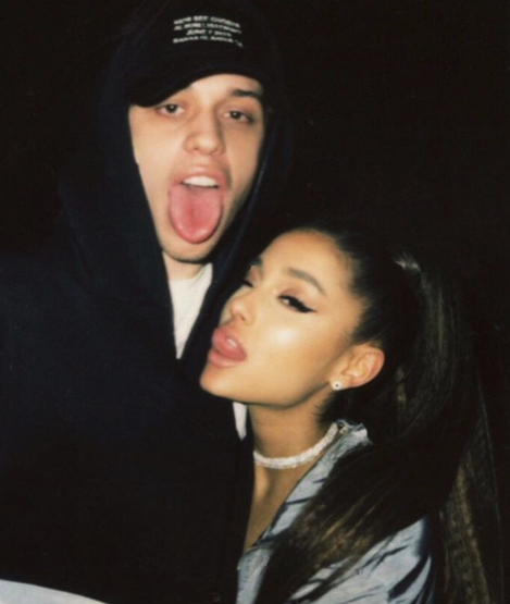 Instagram @arianagrande