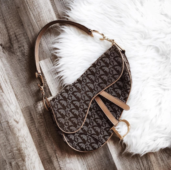 Instagram @whatevawears