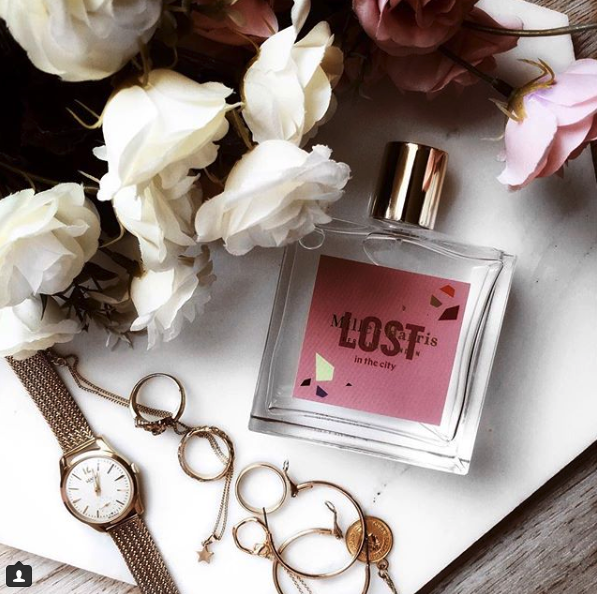 Instagram @whatevawears