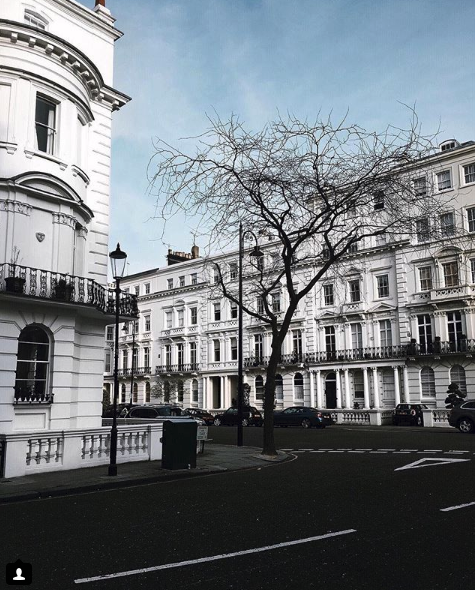 Instagram @whatevawears