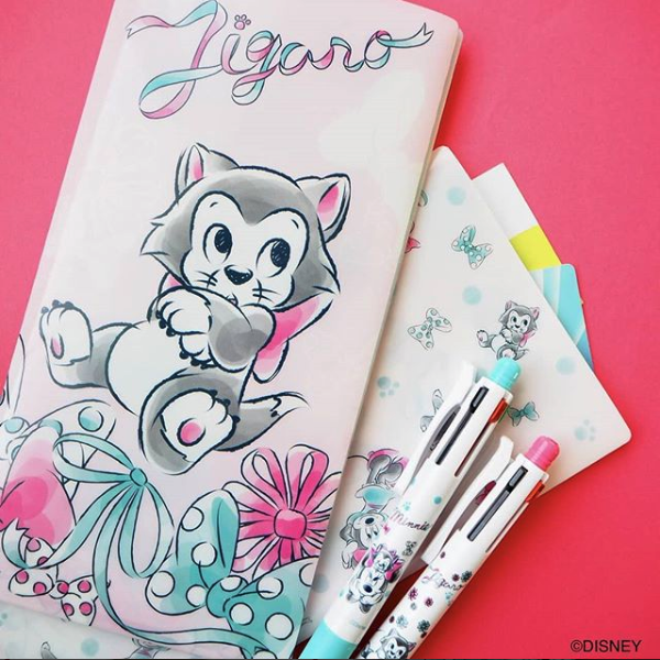 Instagram @itsdemo_official