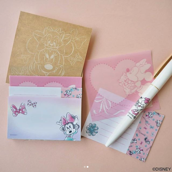 Instagram @itsdemo_official