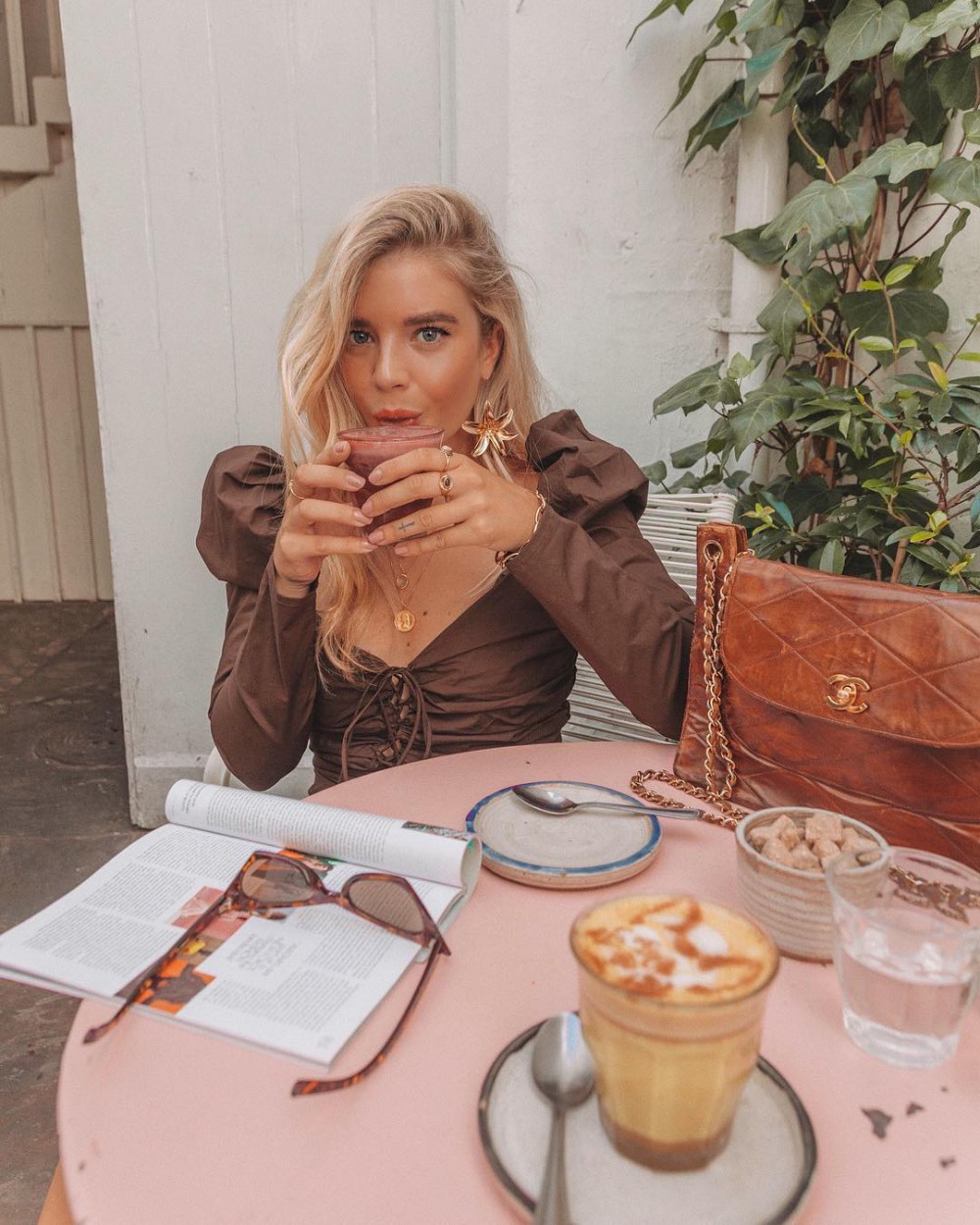 Instagram @isabellath