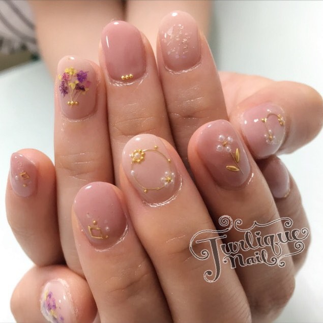 Instagram @jurliquenail