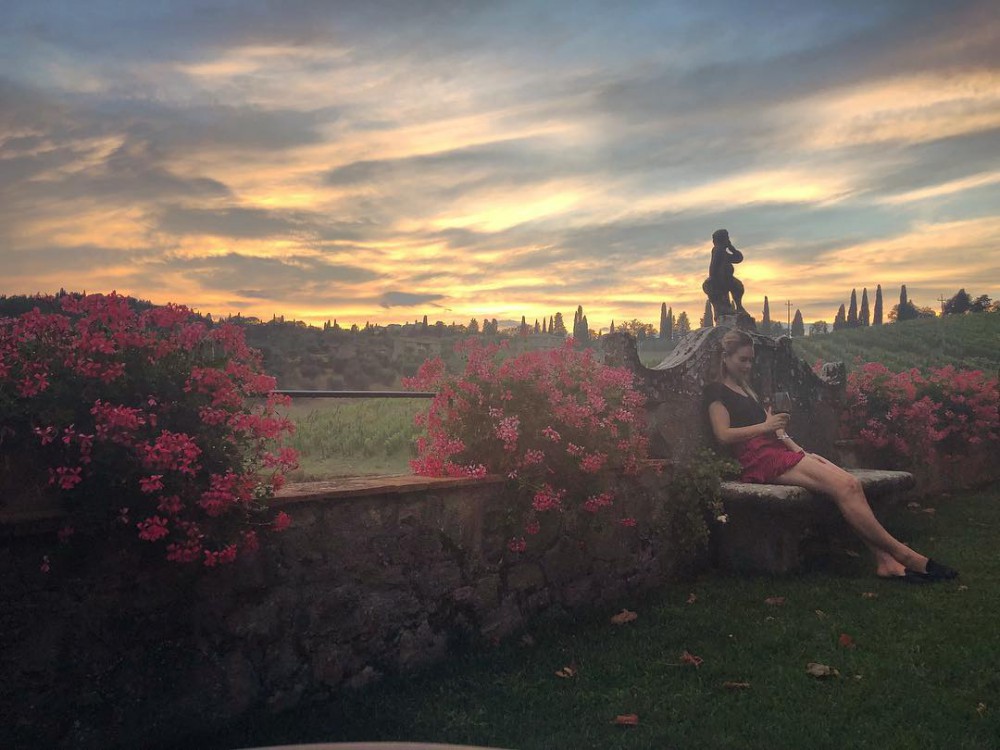 Instagram @lilyjamesofficial