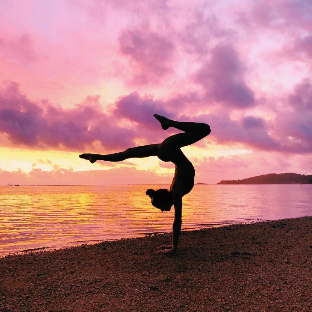 Instagram @sjanaelise