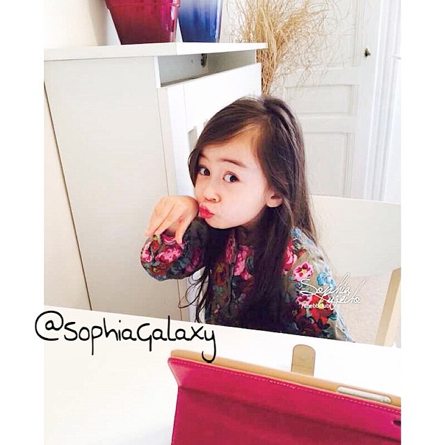 Instagram @anindyaa.jk