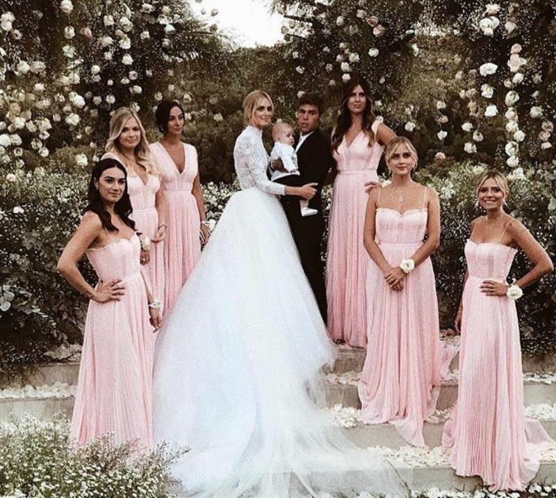 媲美皇室婚禮 網絡紅人始祖Chiara Ferragni婚紗隱藏的秘密！