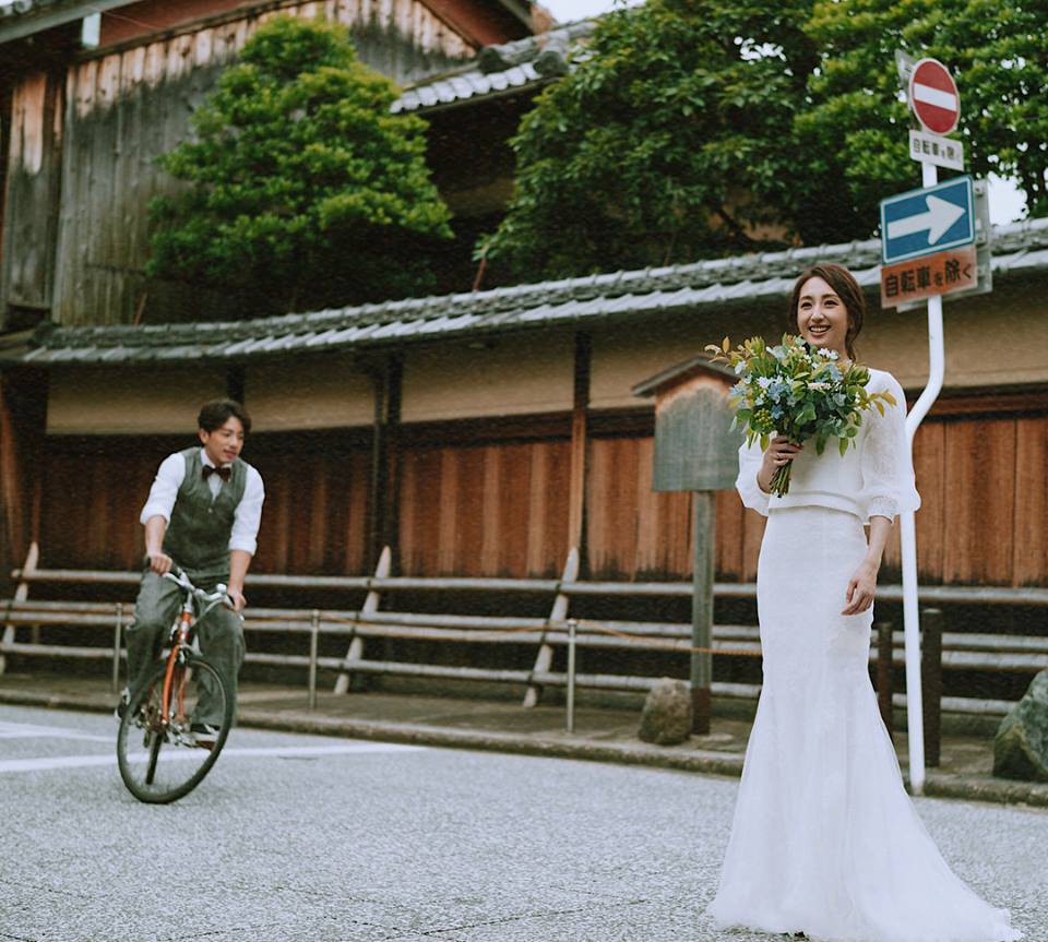 氣質女神嫁了!柯佳嬿和謝坤達回到定情之地拍攝婚紗照片!