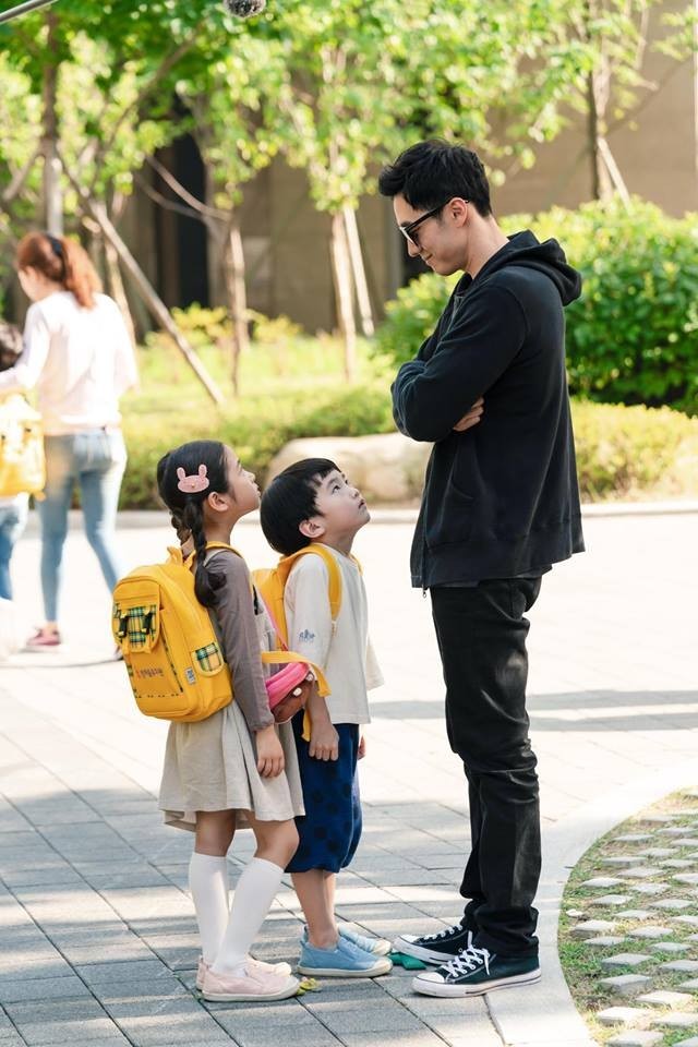 《我身後的陶斯》