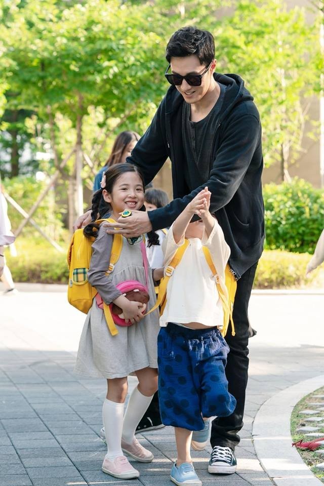 《我身後的陶斯》