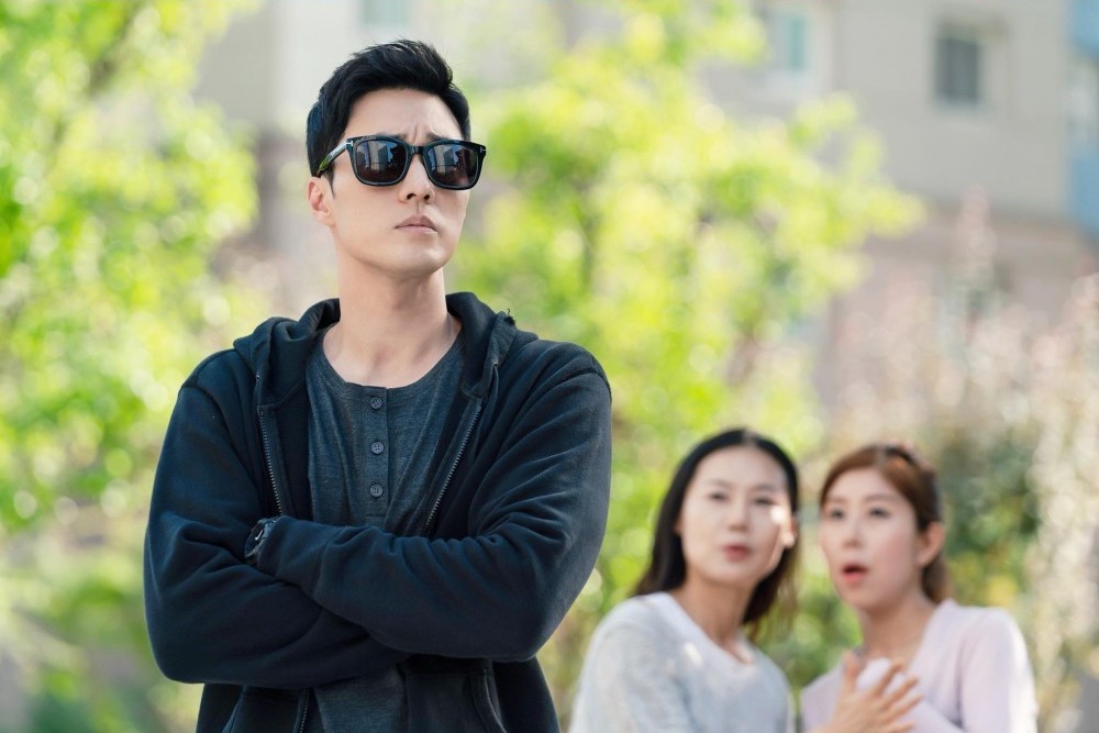 《我身後的陶斯》