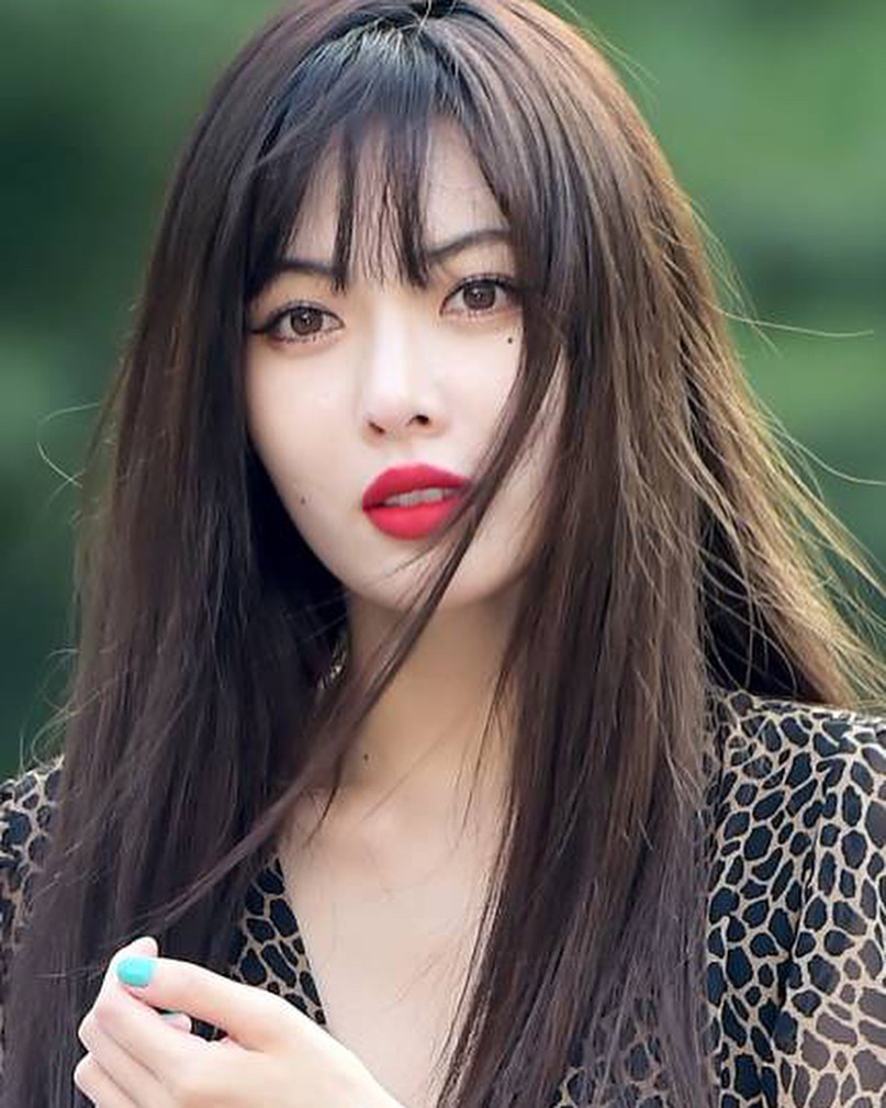 Instagram @hyunah_aa