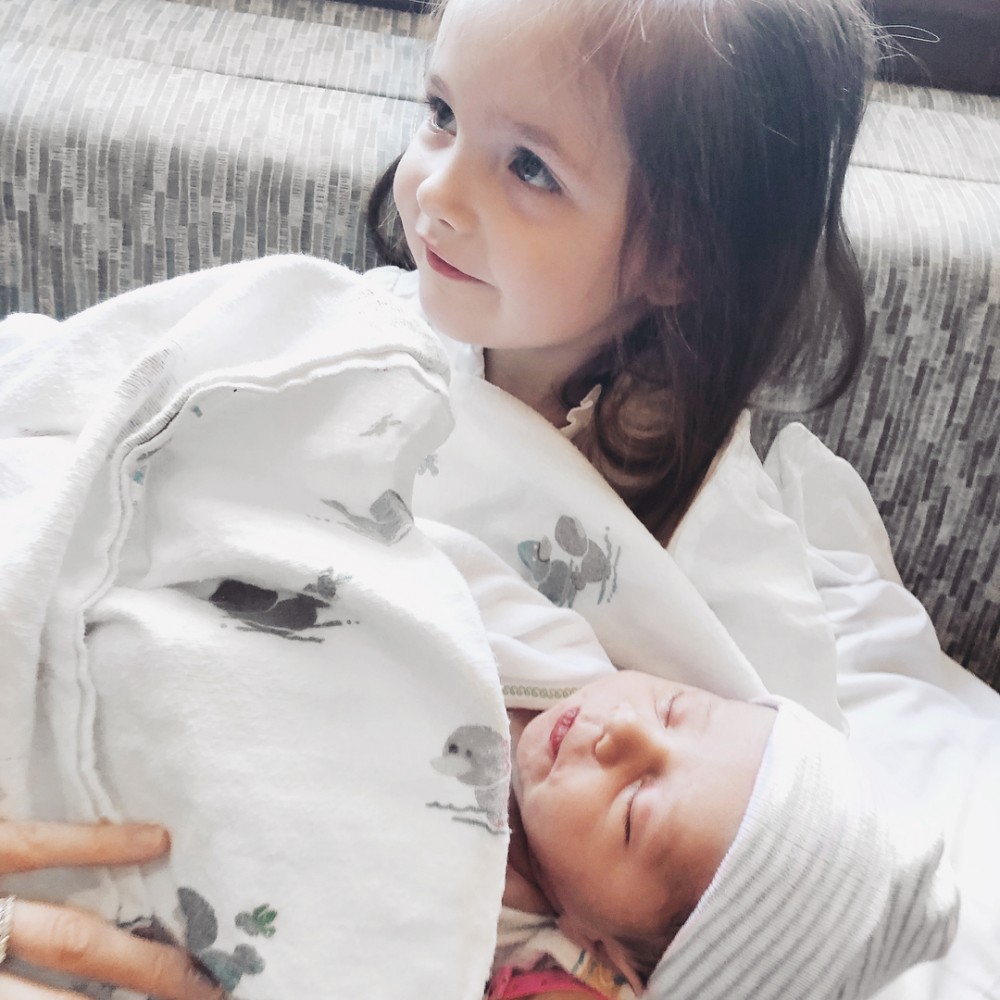 Instagram @ioniconran