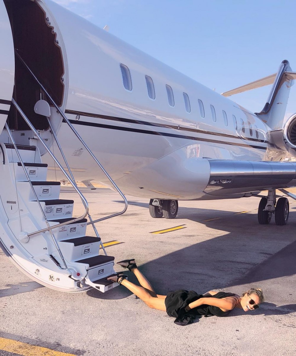 Instagram @natashapoly