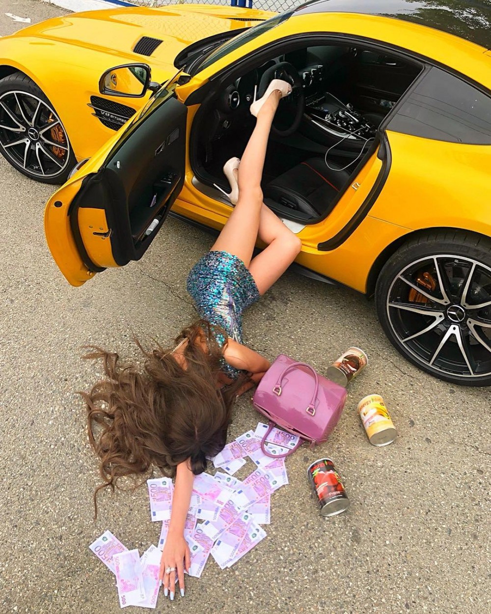 Instagram @superautos365