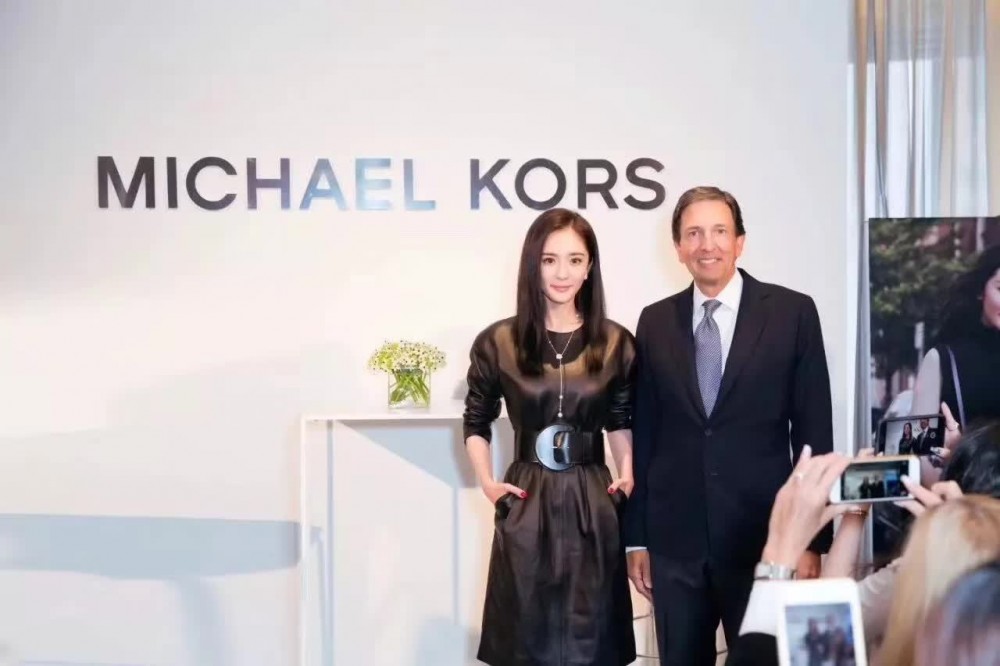 為何收購Versace?Michael Kors正式走向時尚帝國之路?