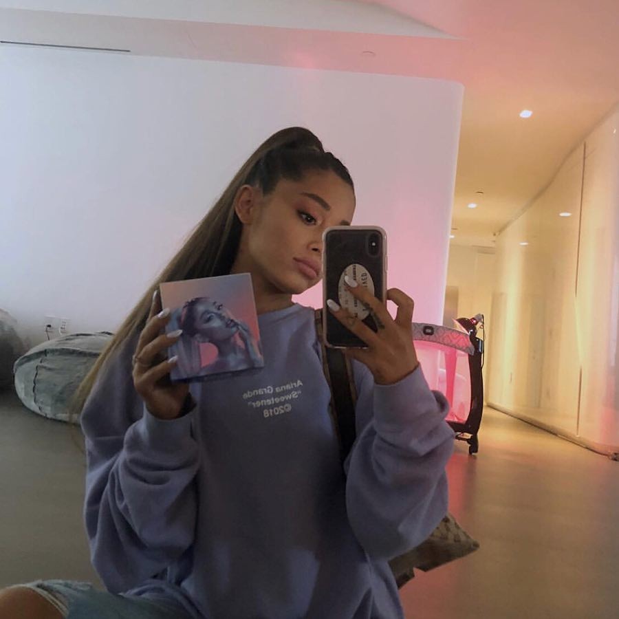 IG@arianagrande 