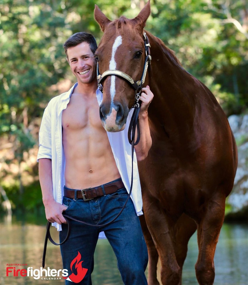 Instagram @australianfirefighterscalendar