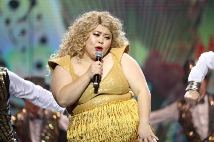 姐就是最美!渡邊直美以自信和霸氣的表現帶來精彩的演出!