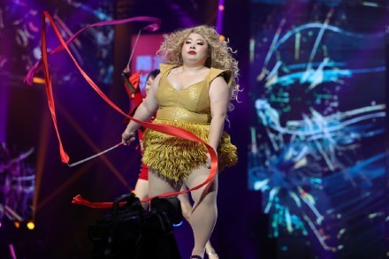 姐就是最美!渡邊直美以自信和霸氣的表現帶來精彩的演出!