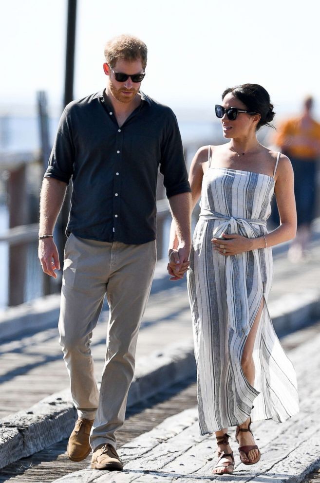 harry-markle-belly-pol-ml-181022_hpEmbed_2_2x3_992