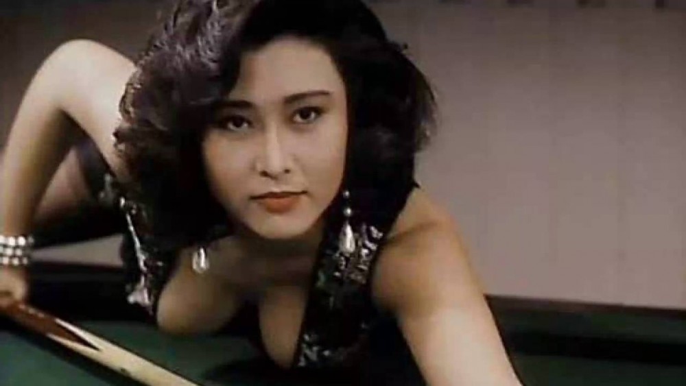 她們都將衣服穿回來!拍過全裸寫真都能捱出一片天和收獲美好愛情!